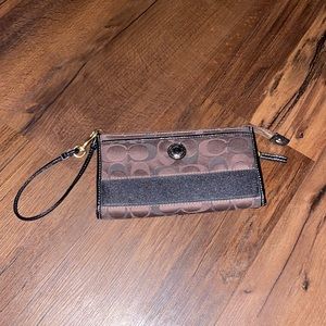 Coach Zip Monogram Wallet/Wristlet/Clutch